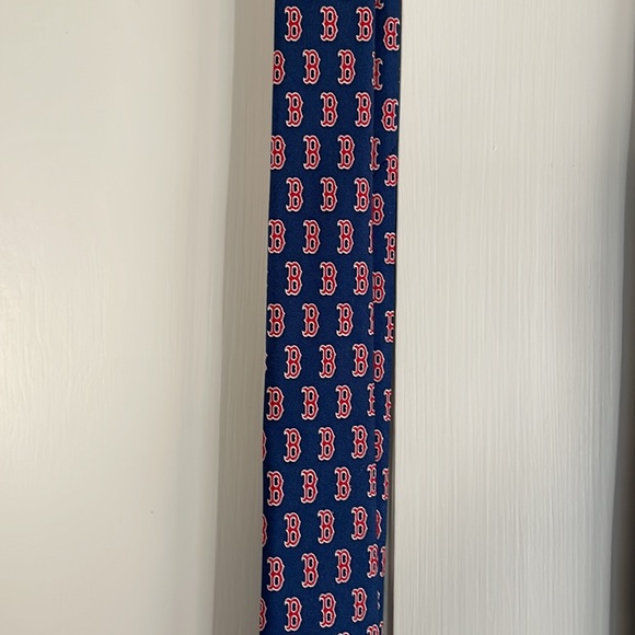 Vineyard Vines Ties - Picture 2 of 7
